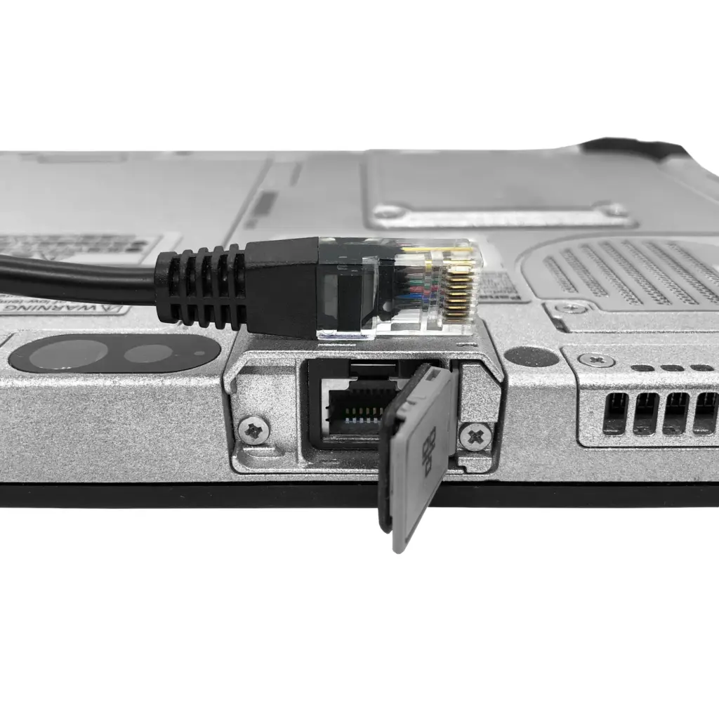 Panasonic Toughpad FZ-G1 MK1 oikea sivu, paljastaen LAN- ja USB-portit suojaluukkujen takana.